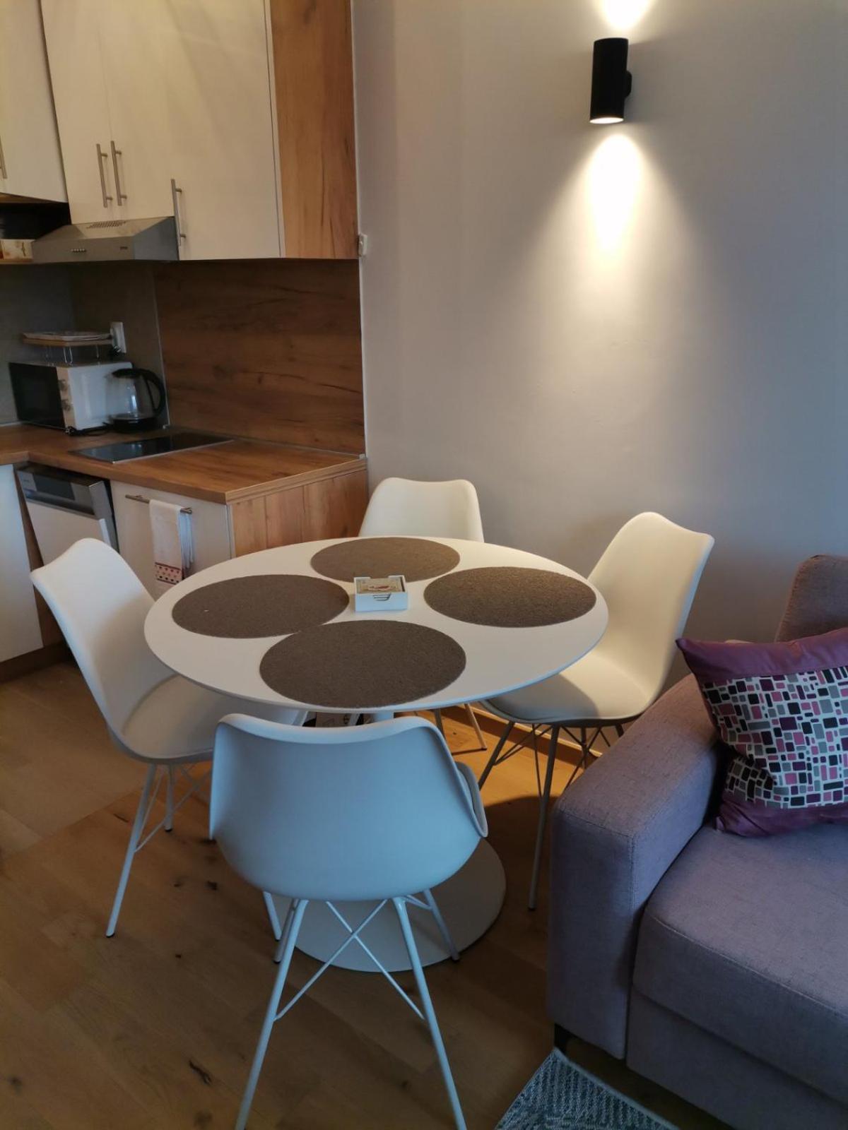 Apartmani Kosuta- Ljiljana Dokanovic Τζαχορίνα Εξωτερικό φωτογραφία